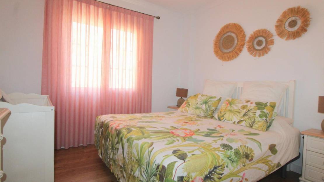 Sale - Apartment - Torrevieja - La Veleta