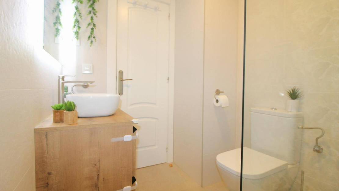 Sale - Apartment - Torrevieja - La Veleta