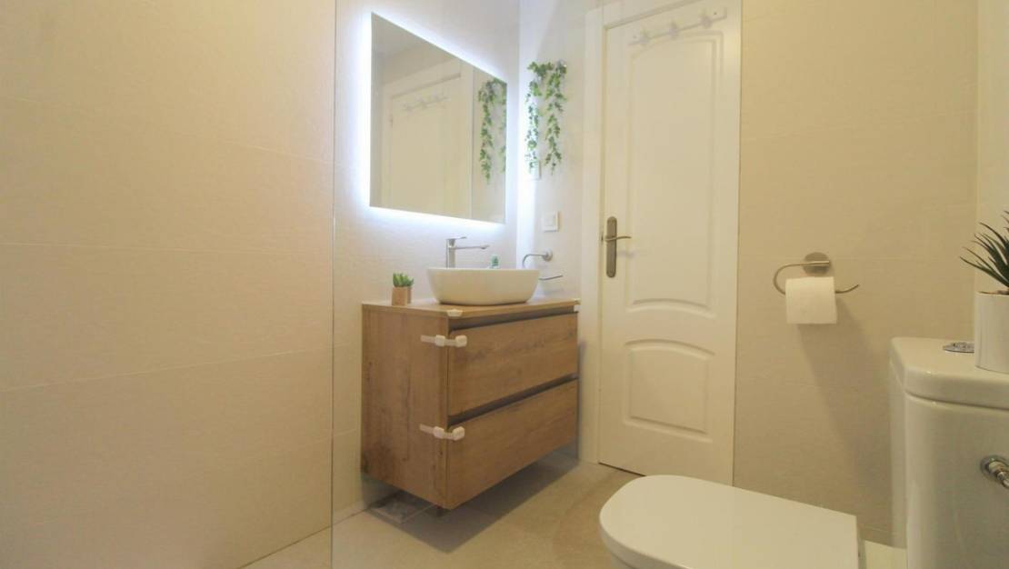 Sale - Apartment - Torrevieja - La Veleta