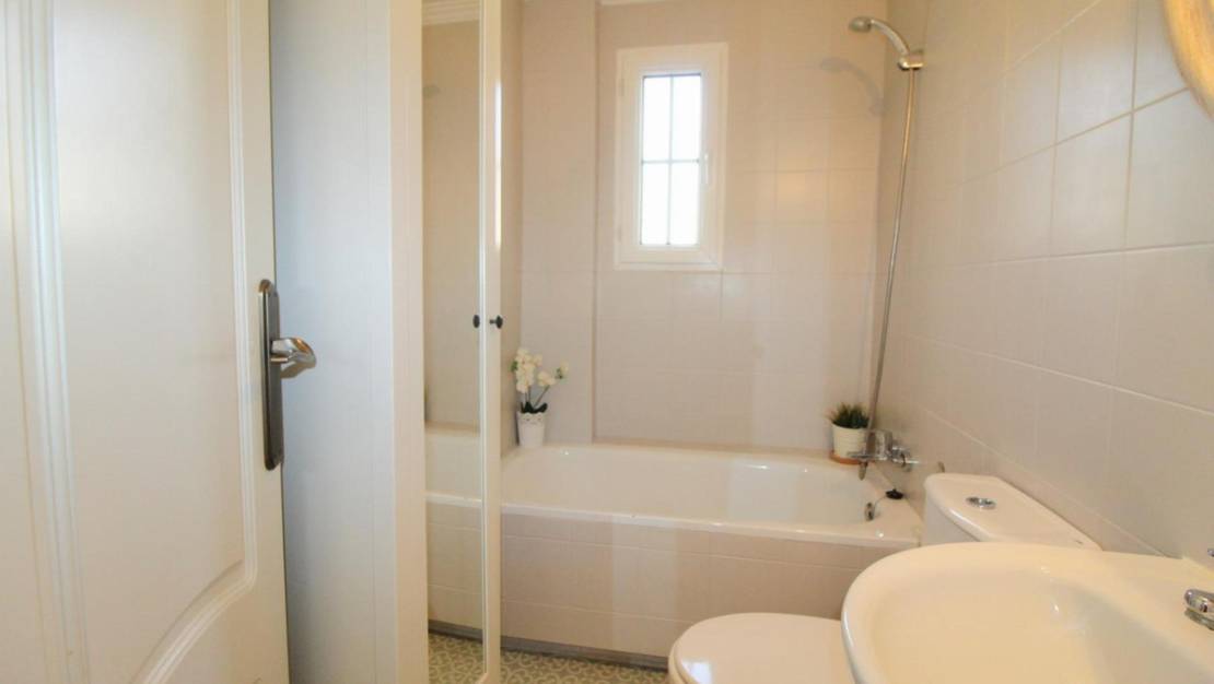 Sale - Apartment - Torrevieja - La Veleta