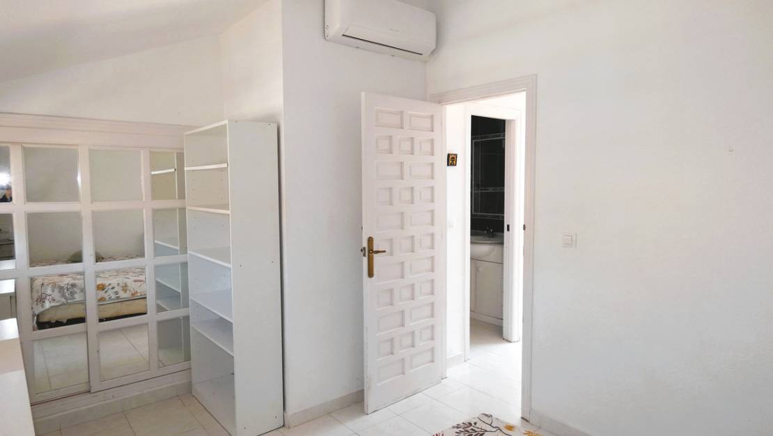 Sale - Apartment - Torrevieja - La Veleta