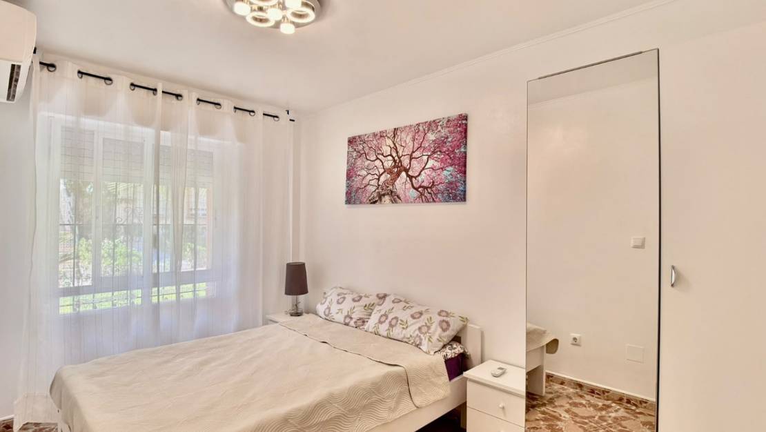 Sale - Apartment - Torrevieja - La Veleta