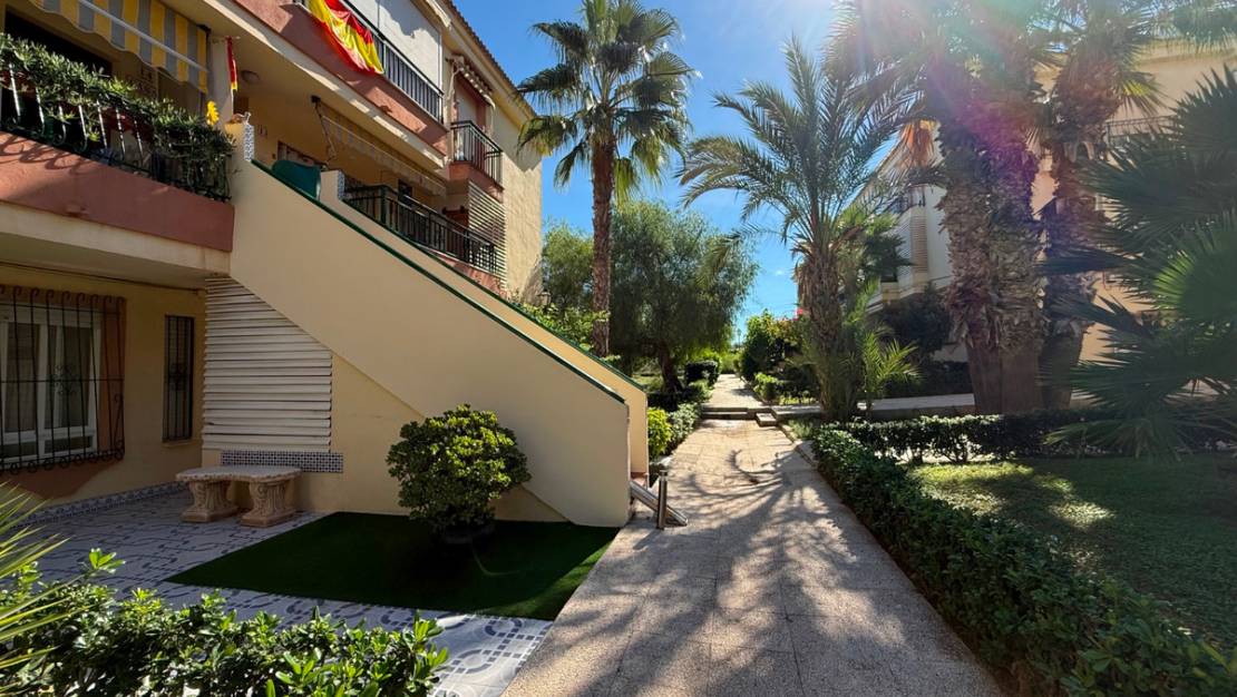 Sale - Apartment - Torrevieja - La Veleta