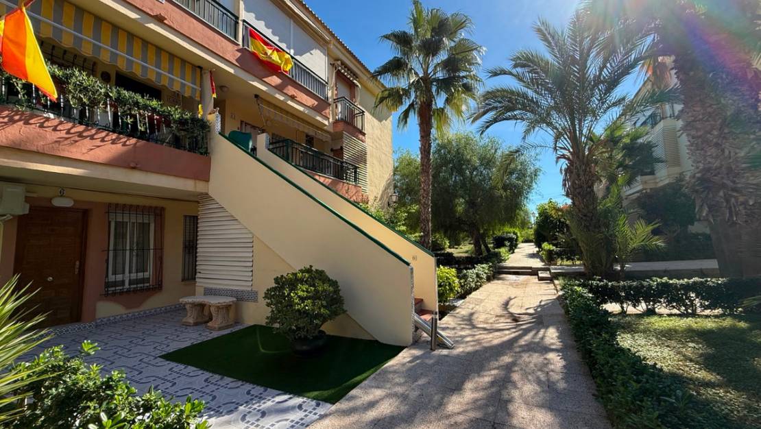Sale - Apartment - Torrevieja - La Veleta