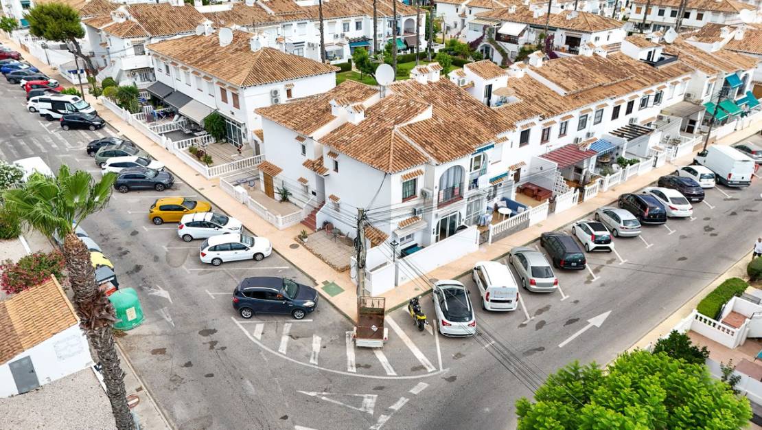 Sale - Apartment - Torrevieja - Lago jardin