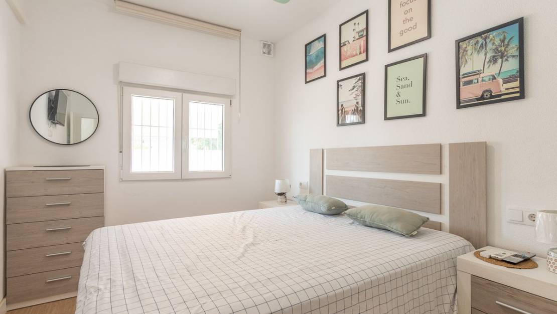 Sale - Apartment - Torrevieja - Lago jardin