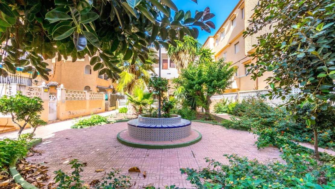 Sale - Apartment - Torrevieja - Los Europeos