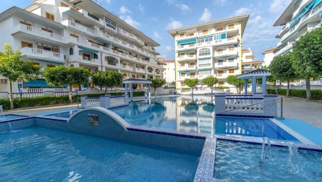 Sale - Apartment - Torrevieja - Los Europeos