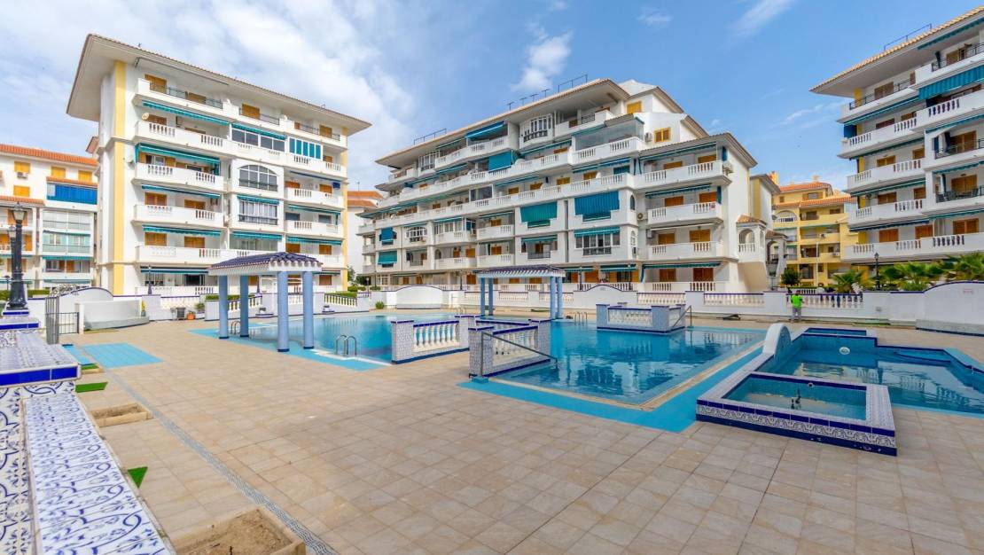 Sale - Apartment - Torrevieja - Los Europeos