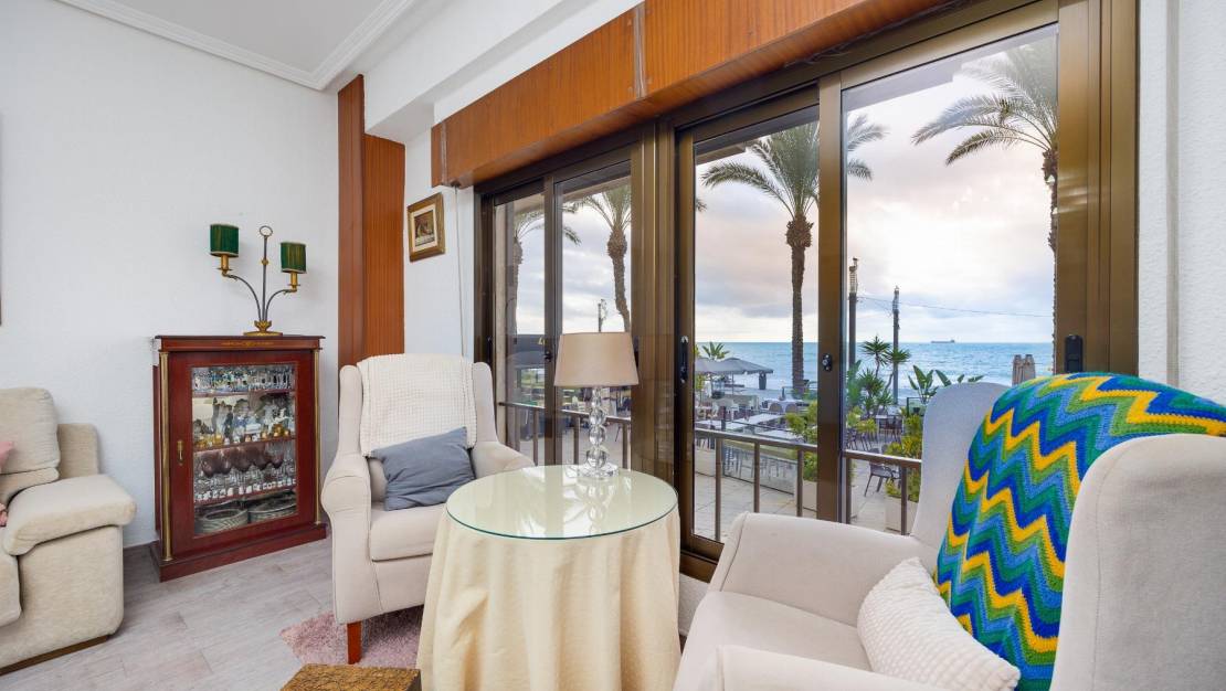 Sale - Apartment - Torrevieja - Paseo maritimo