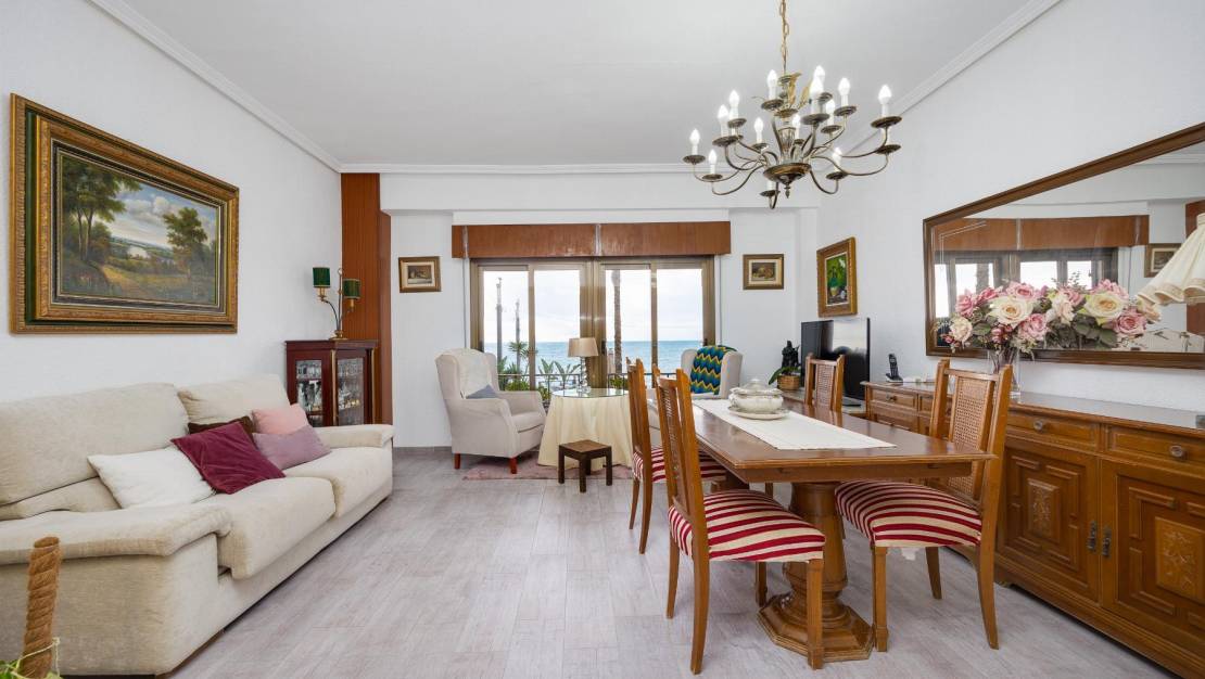 Sale - Apartment - Torrevieja - Paseo maritimo