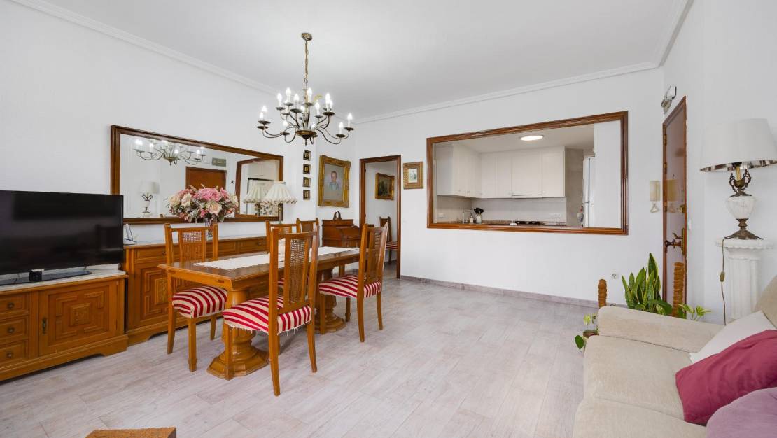 Sale - Apartment - Torrevieja - Paseo maritimo