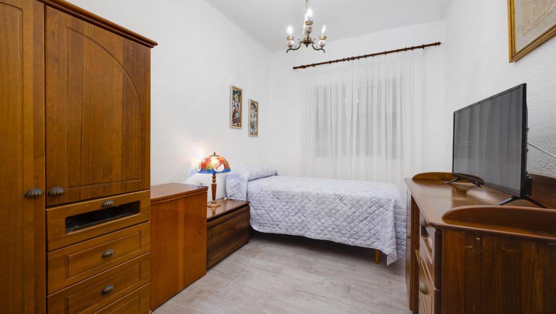 Sale - Apartment - Torrevieja - Paseo maritimo