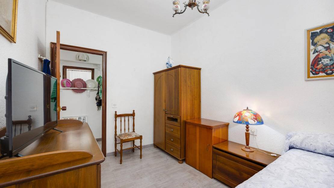 Sale - Apartment - Torrevieja - Paseo maritimo