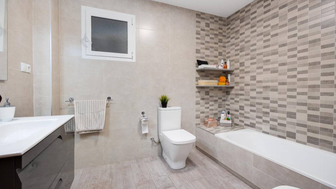 Sale - Apartment - Torrevieja - Paseo maritimo