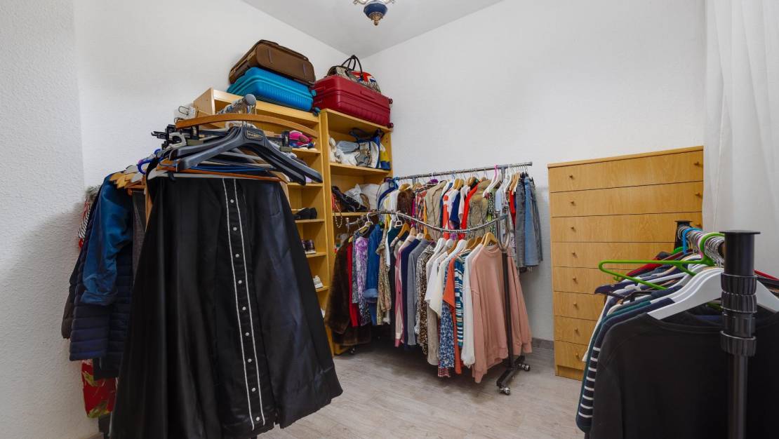 Sale - Apartment - Torrevieja - Paseo maritimo