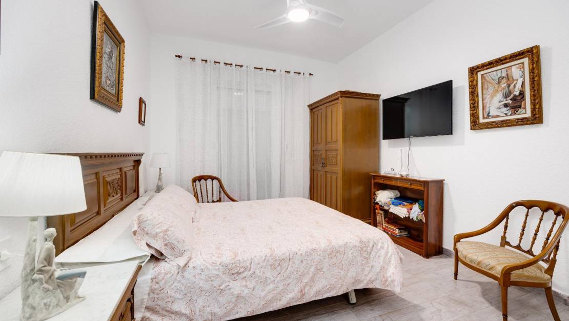 Sale - Apartment - Torrevieja - Paseo maritimo