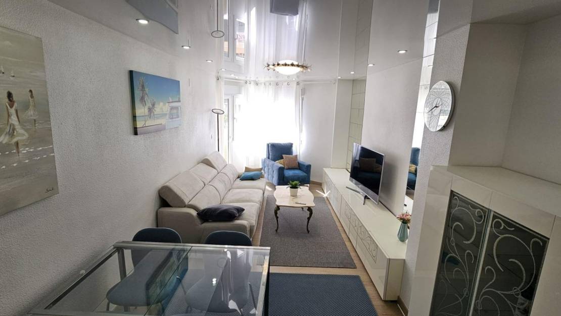 Sale - Apartment - Torrevieja - Paseo maritimo