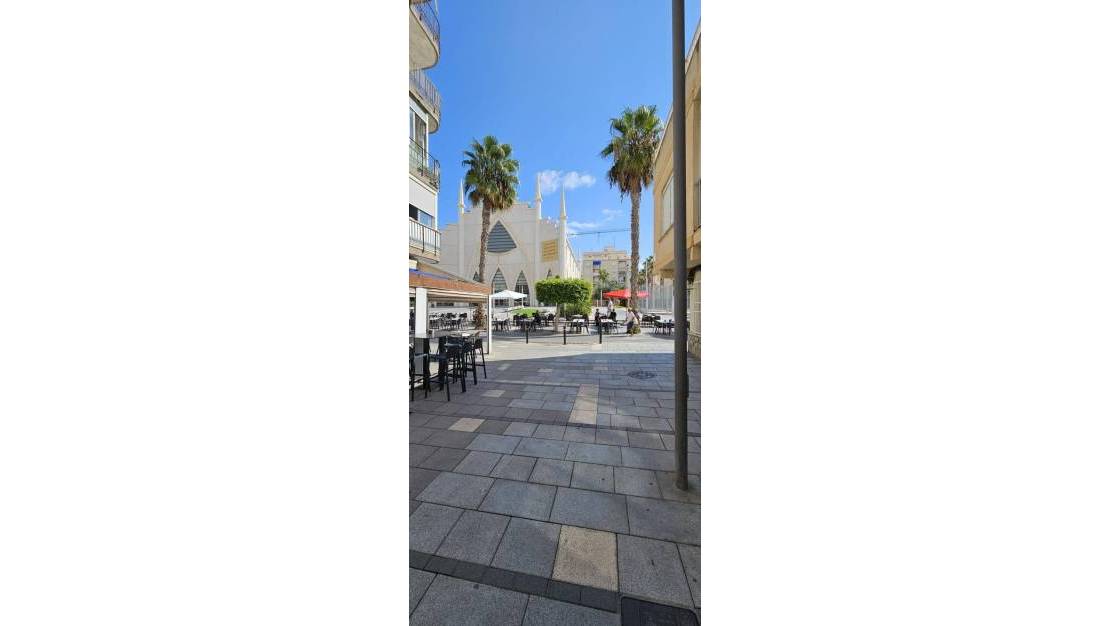 Sale - Apartment - Torrevieja - Paseo maritimo