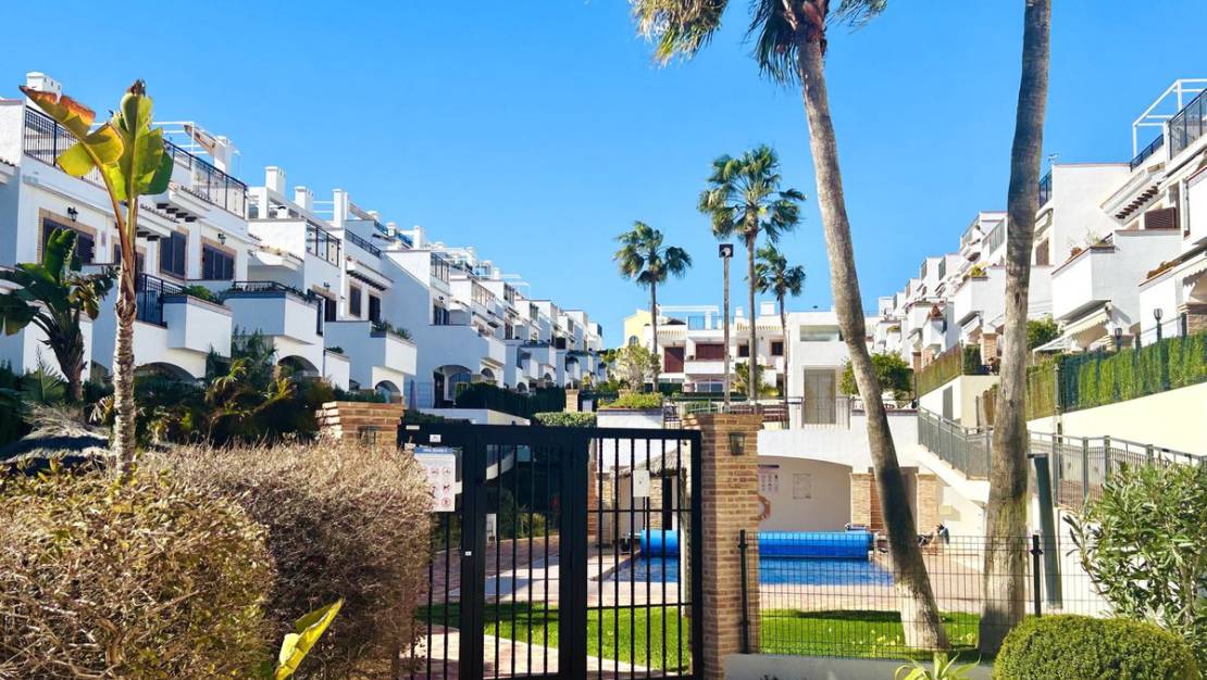 Sale - Apartment - Torrevieja - Playa De La Mata