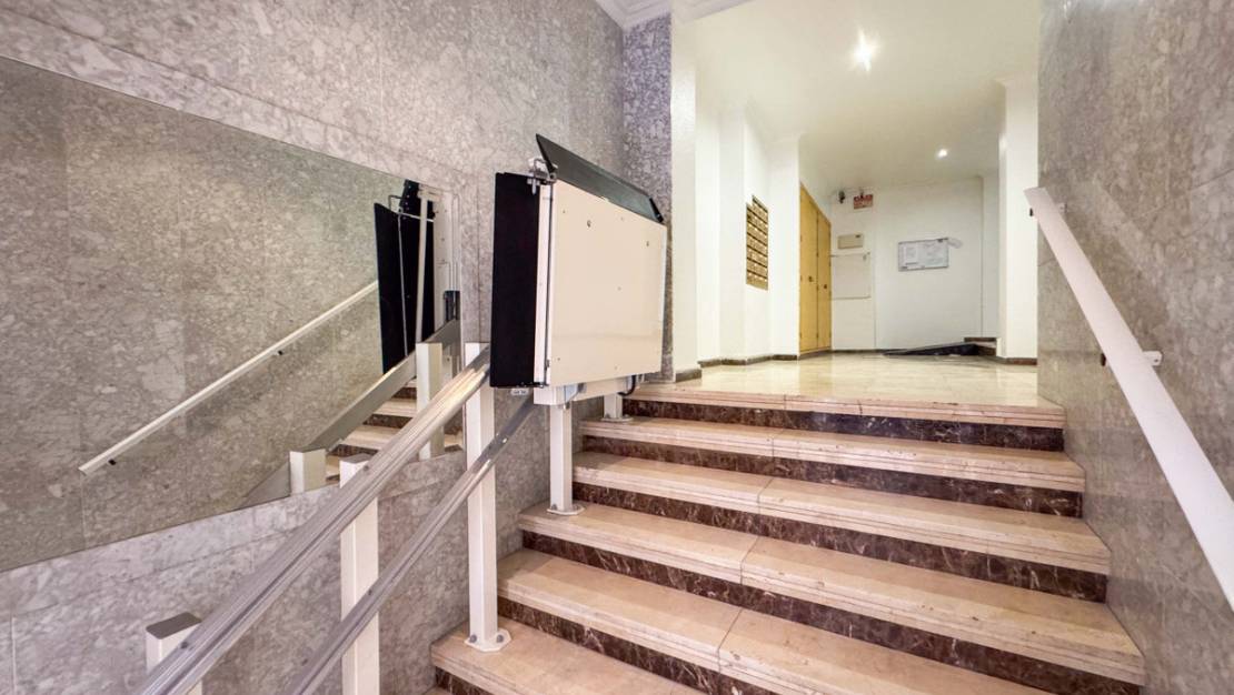Sale - Apartment - Torrevieja - Playa de los Locos