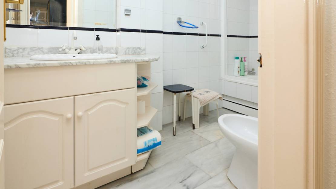 Sale - Apartment - Torrevieja - Playa de los Locos