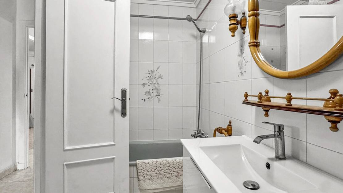 Sale - Apartment - Torrevieja - Playa de los Locos