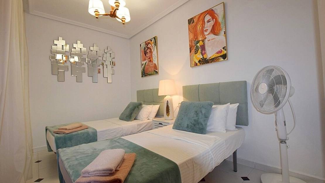 Sale - Apartment - Torrevieja - Playa de los Locos