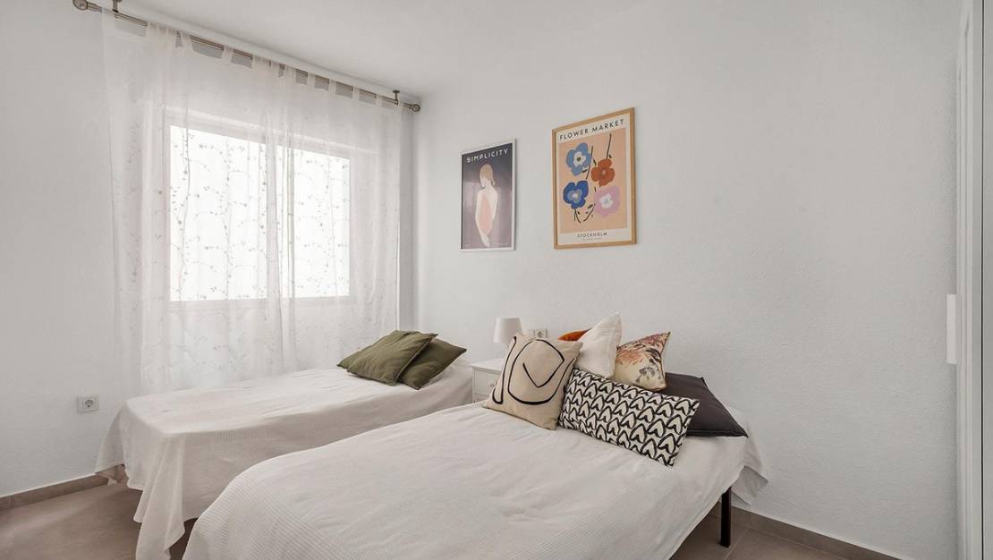 Sale - Apartment - Torrevieja - Playa de los Locos