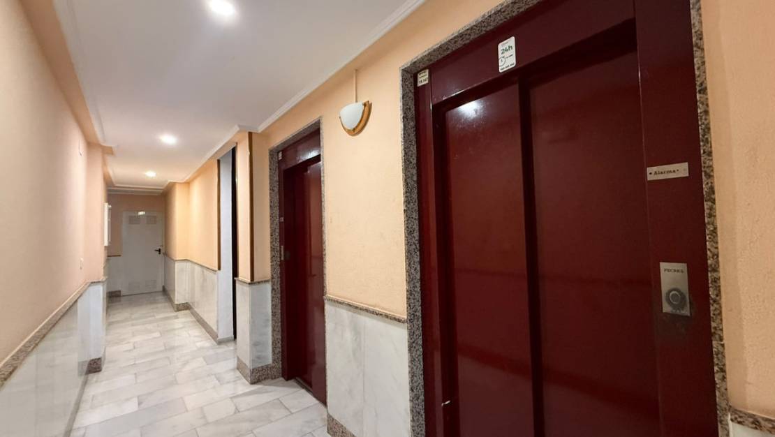 Sale - Apartment - Torrevieja - Playa de los Locos