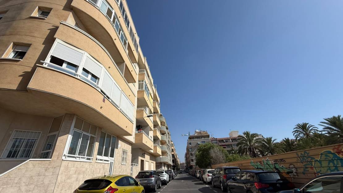 Sale - Apartment - Torrevieja - Playa de los Locos