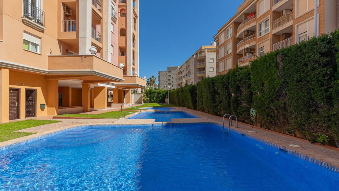 Sale - Apartment - Torrevieja - Playa de los Locos