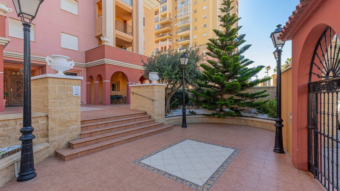 Sale - Apartment - Torrevieja - Playa de los Locos