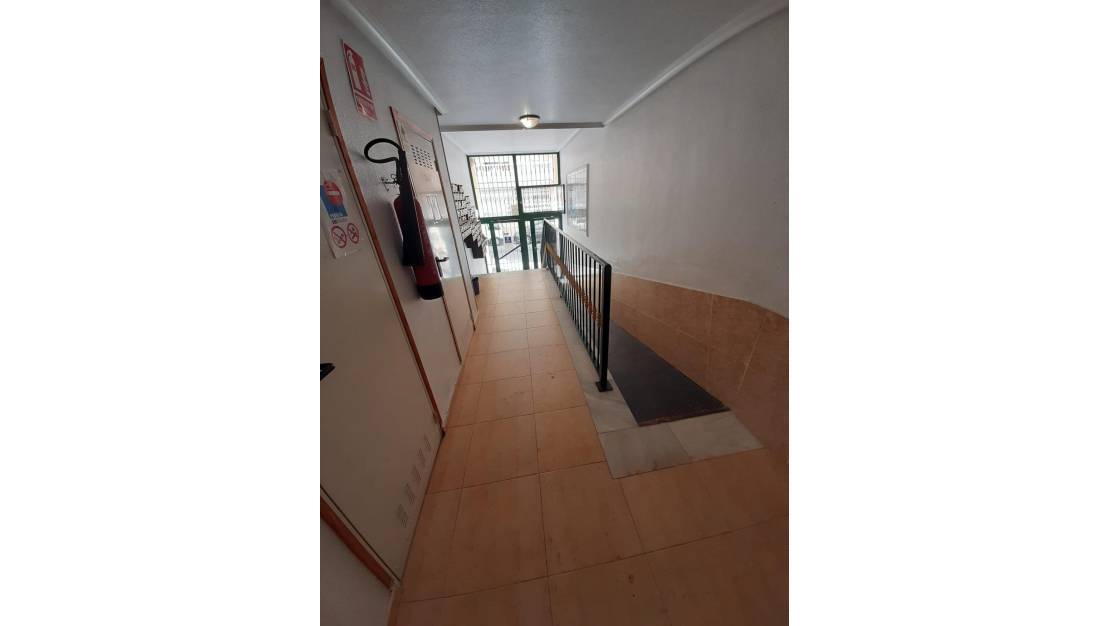 Sale - Apartment - Torrevieja - Playa de los Locos