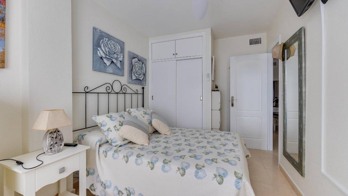 Sale - Apartment - Torrevieja - Playa de los Locos