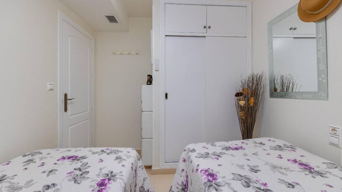 Sale - Apartment - Torrevieja - Playa de los Locos