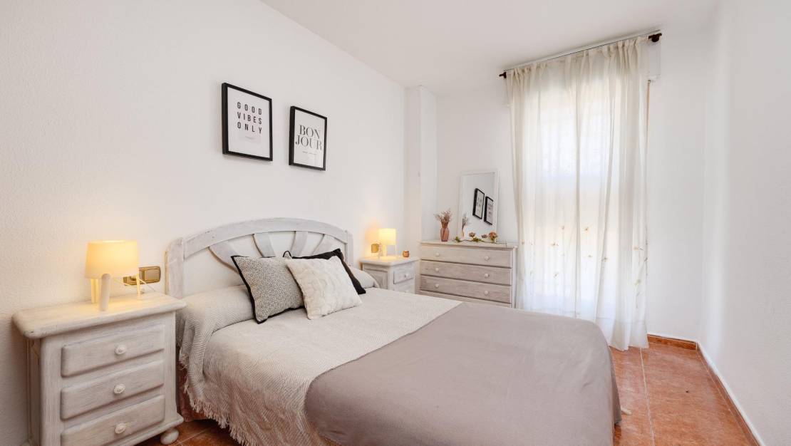 Sale - Apartment - Torrevieja - Playa de los Naufragos