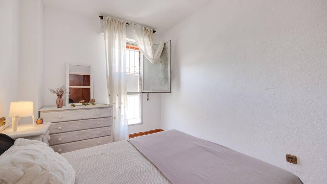 Sale - Apartment - Torrevieja - Playa de los Naufragos