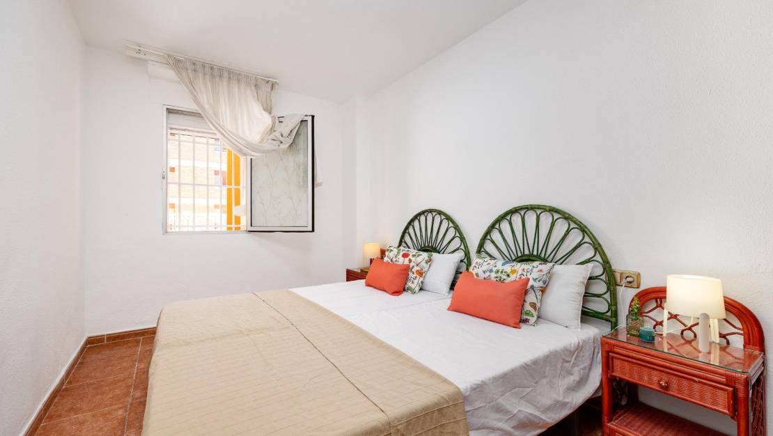 Sale - Apartment - Torrevieja - Playa de los Naufragos