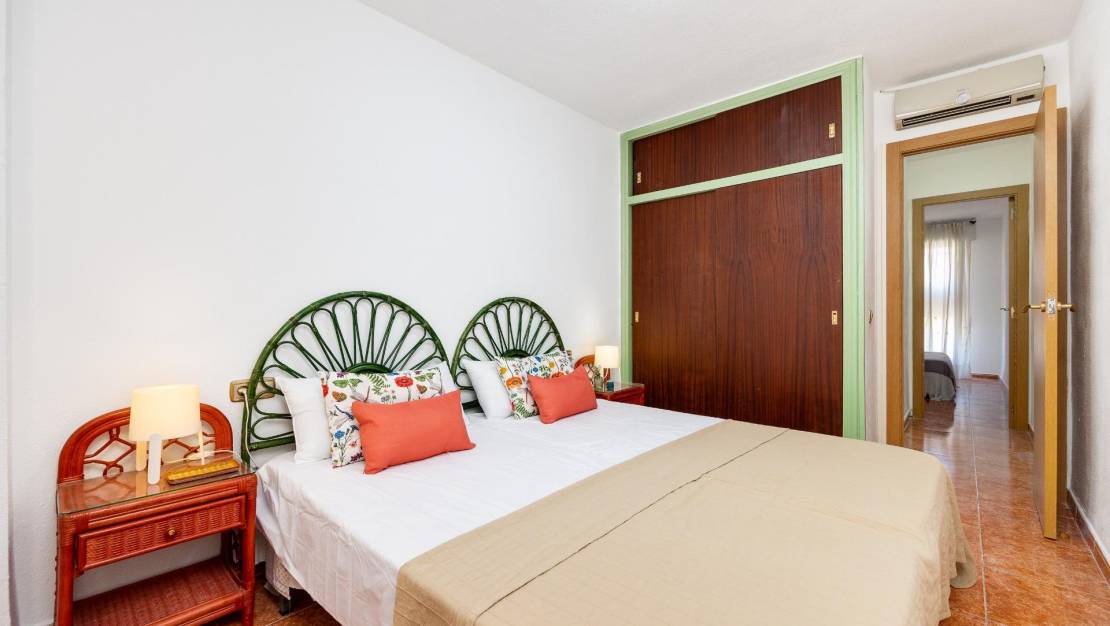 Sale - Apartment - Torrevieja - Playa de los Naufragos