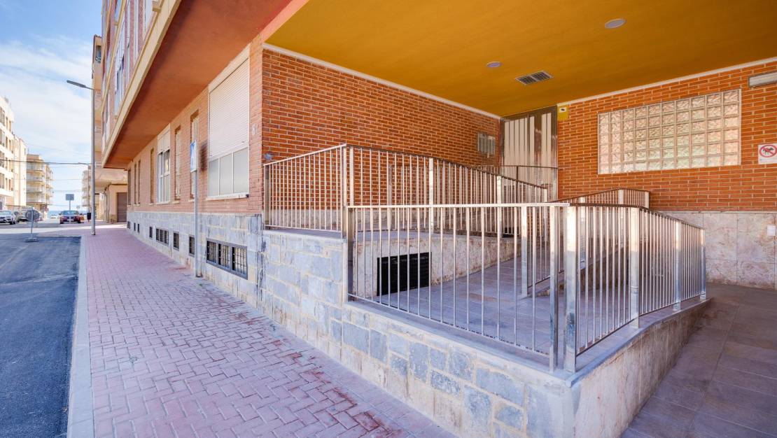 Sale - Apartment - Torrevieja - Playa de los Naufragos