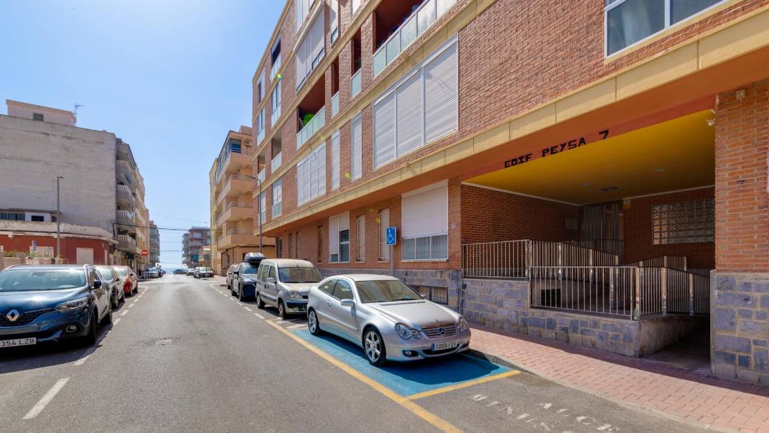 Sale - Apartment - Torrevieja - Playa de los Naufragos