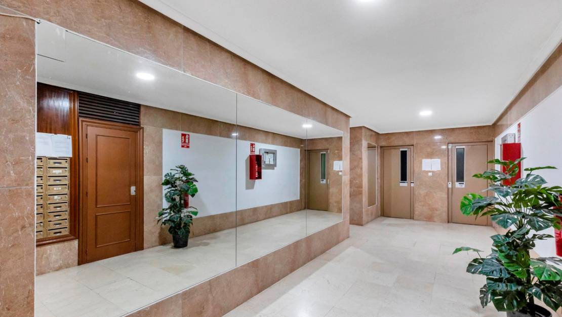 Sale - Apartment - Torrevieja - Playa del Cura