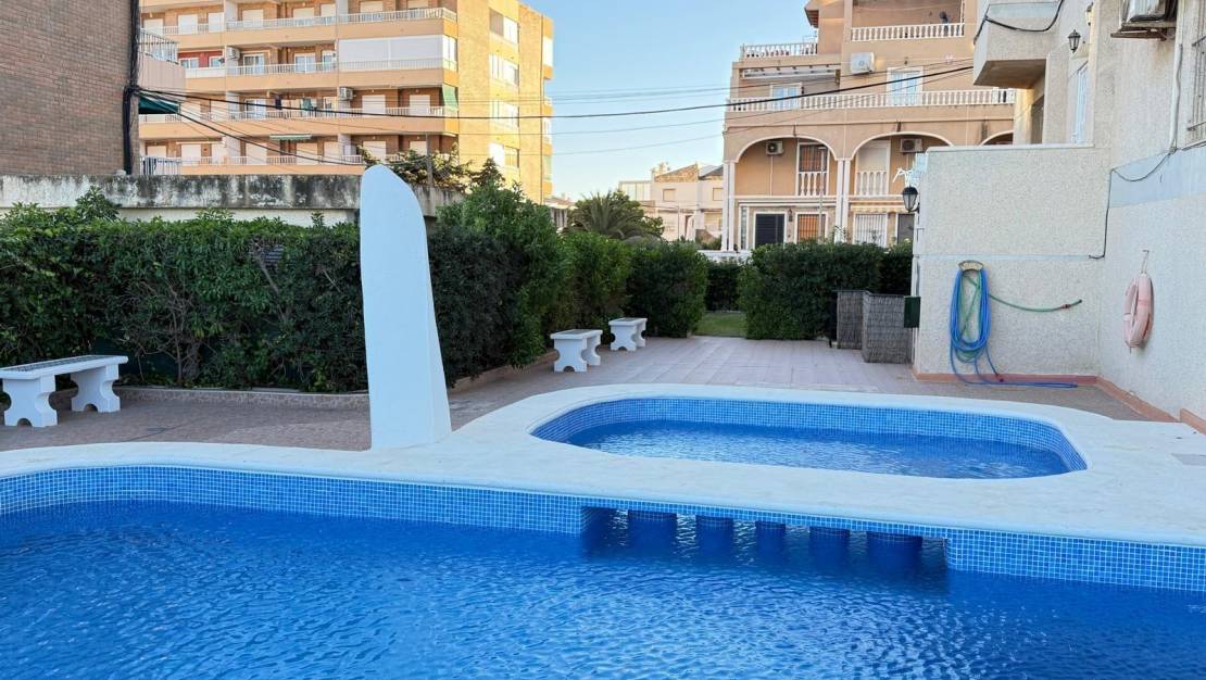 Sale - Apartment - Torrevieja - Punta prima