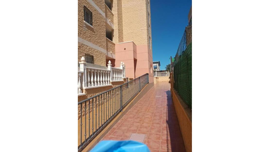 Sale - Apartment - Torrevieja - Sector 25