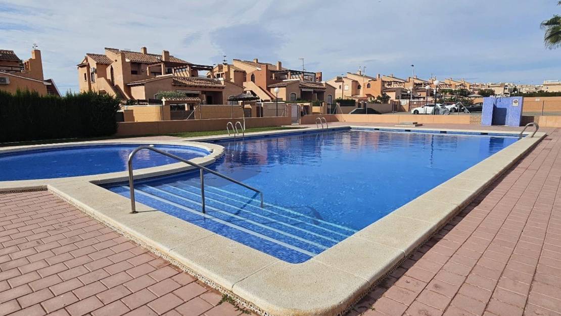 Sale - Apartment - Torrevieja - Torrejón