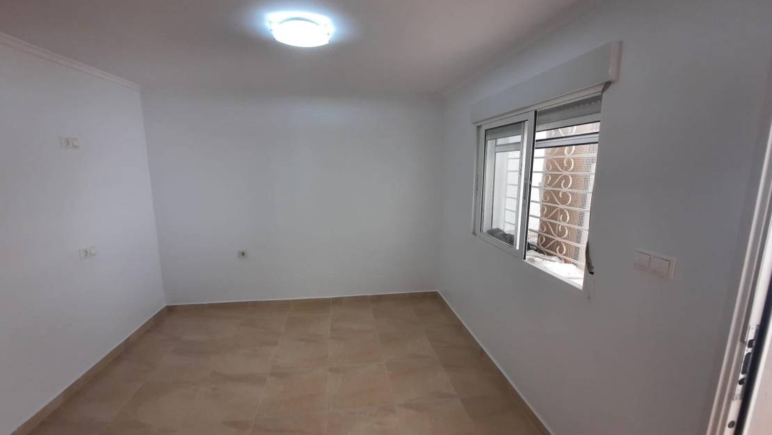 Sale - Apartment - Torrevieja - Torretas