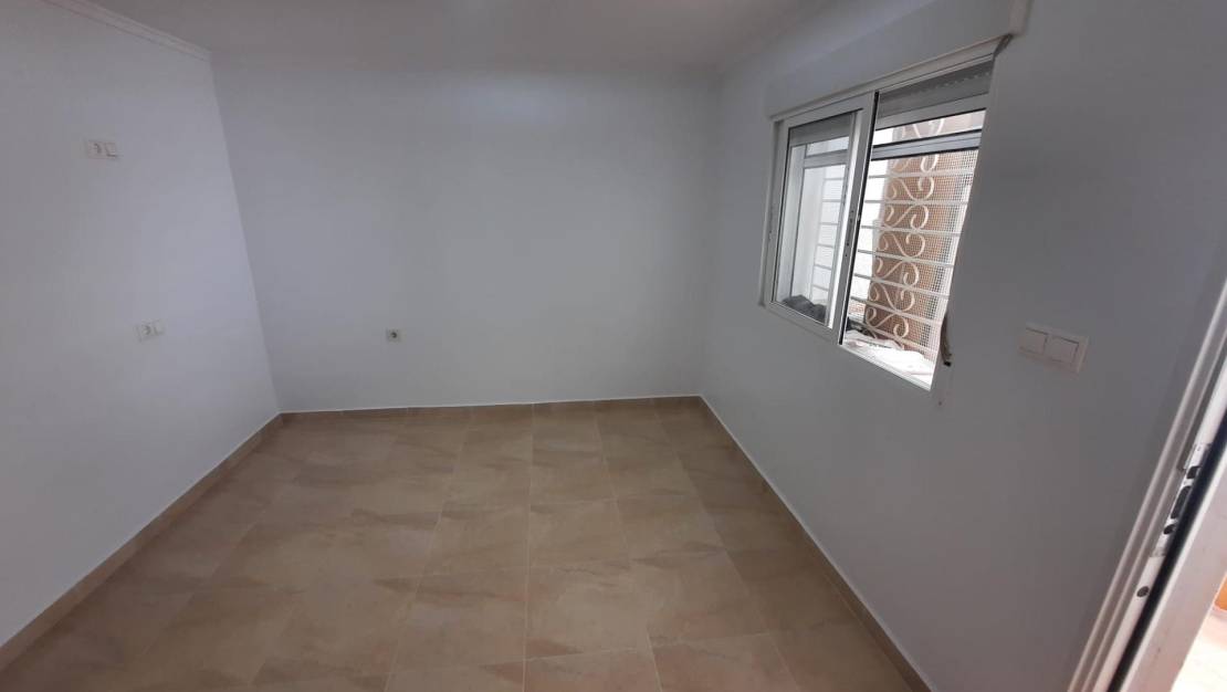 Sale - Apartment - Torrevieja - Torretas