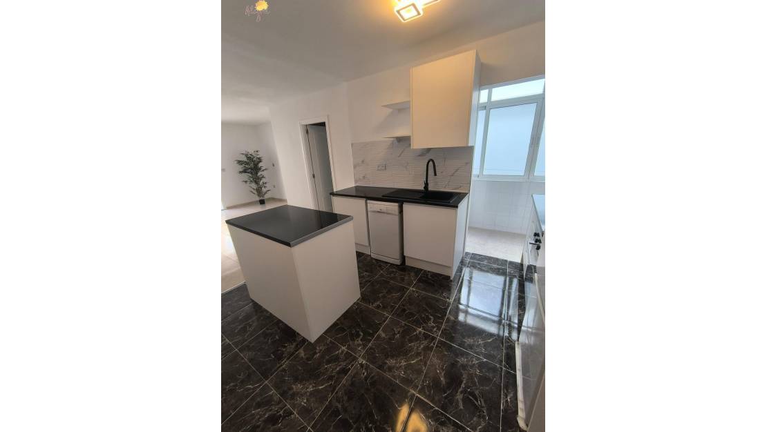 Sale - Apartment - Torrevieja - Torrevieja Centro