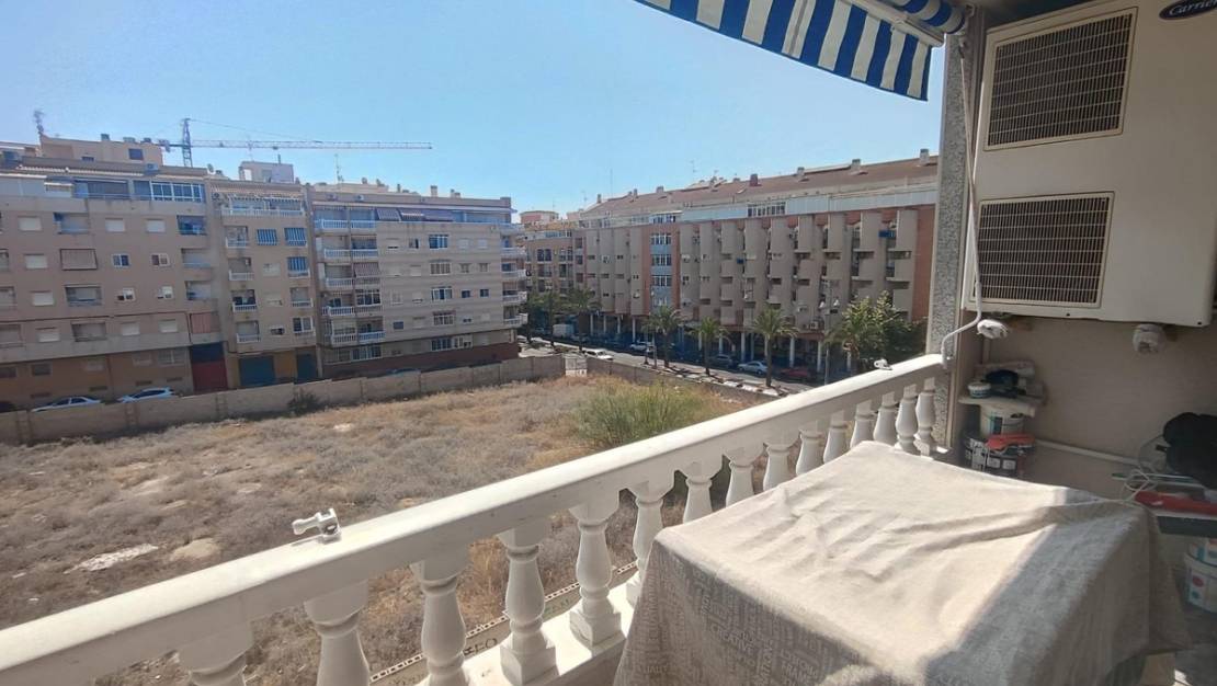 Sale - Apartment - Torrevieja - Torrevieja Centro